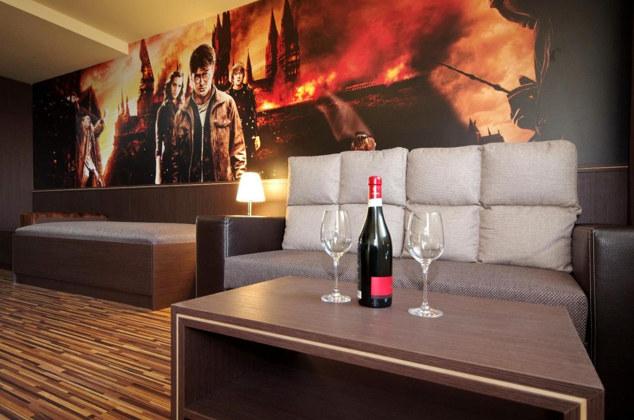Corvin Apartman Jula Exterior foto