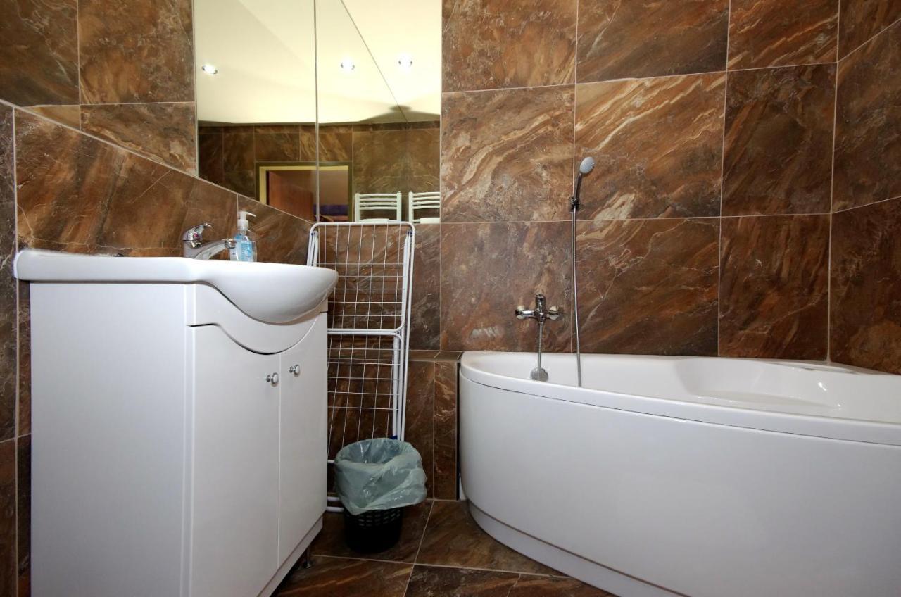 Corvin Apartman Jula Exterior foto